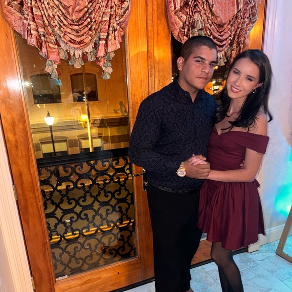 MEET YOUR POSHER HALEY - Picture 9 of 12